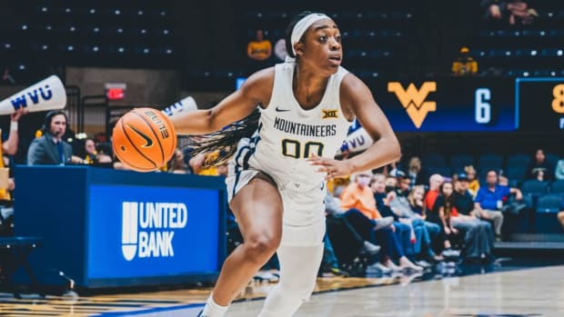 20221130_wbb_wvuvncc_1q_rmg1